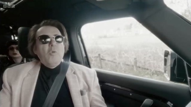 Celebrity Traitors: Jonathan Ross’ game plan at risk as celebrities start to suspect veteran broadcaster