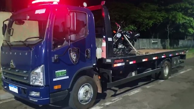 De chinelo e sem capacete, jovem é detido com moto furtada em Cascavel