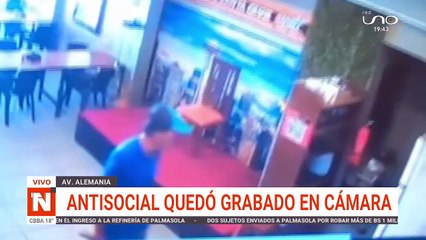 ROBARON CELULAR EN UNA PIZZERIA