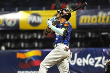 Ovación a Gorkys Hernández en Barquisimeto