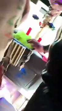 VIDEO | Taxistas agreden a chofer de transporte escolar frente a niños en Jiquipilco