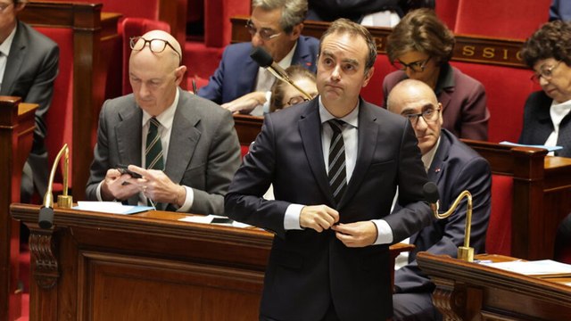 Direct - RN et LFI déposent leurs motions de censure à l’Assemblée.