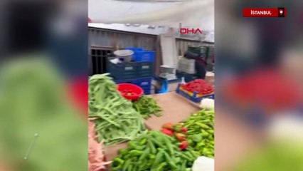 Kağıthane'de tezgah açamayınca pazar yerinde bırakılan aracı elbirliğiyle kaldırdılar