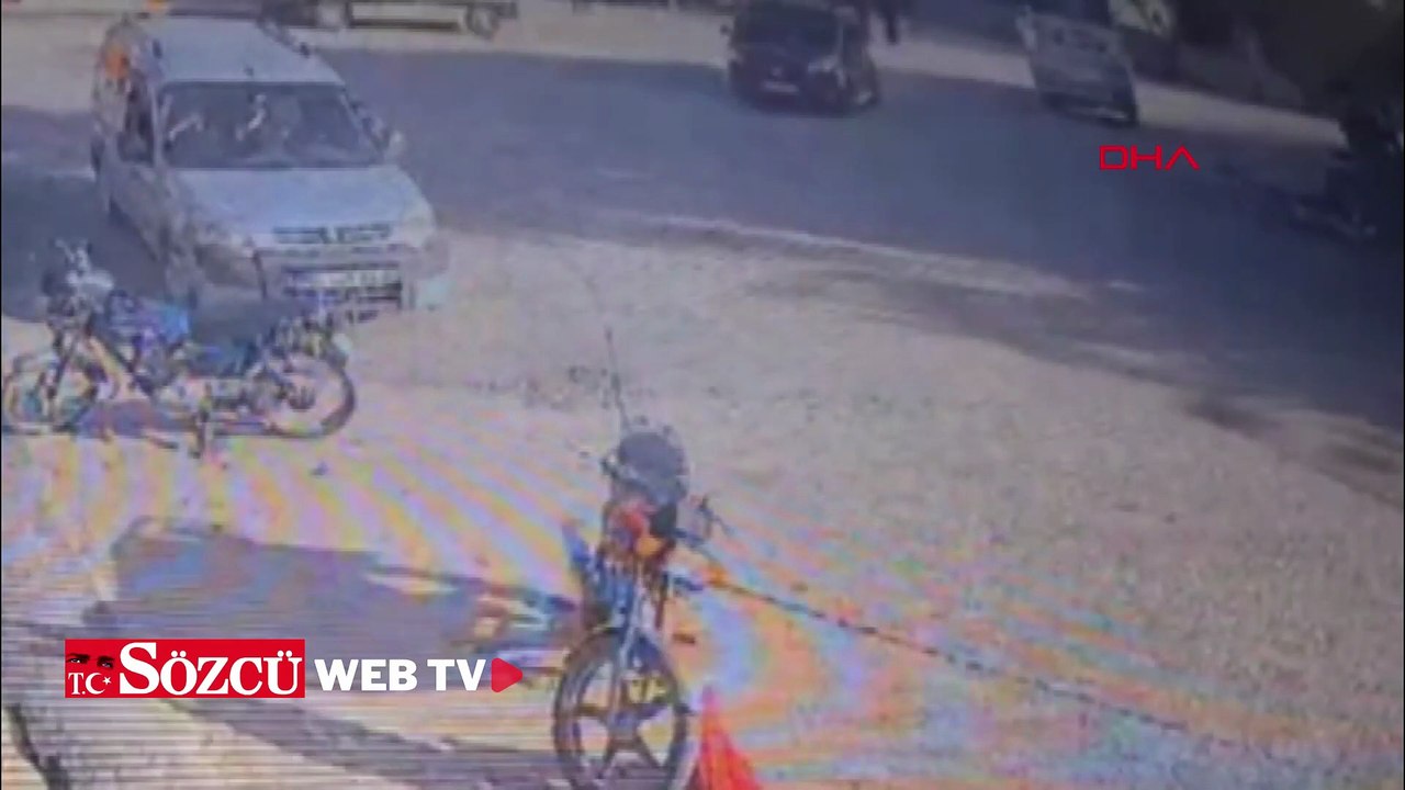 Kazada motosikletin savrulan sürücüsü yol kenarındaki çifte çarptı