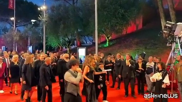 L'affollato primo red carpet della Festa del Cinema di Roma