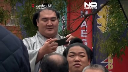 Los luchadores de sumo llevan la antigua tradición japonesa a Londres