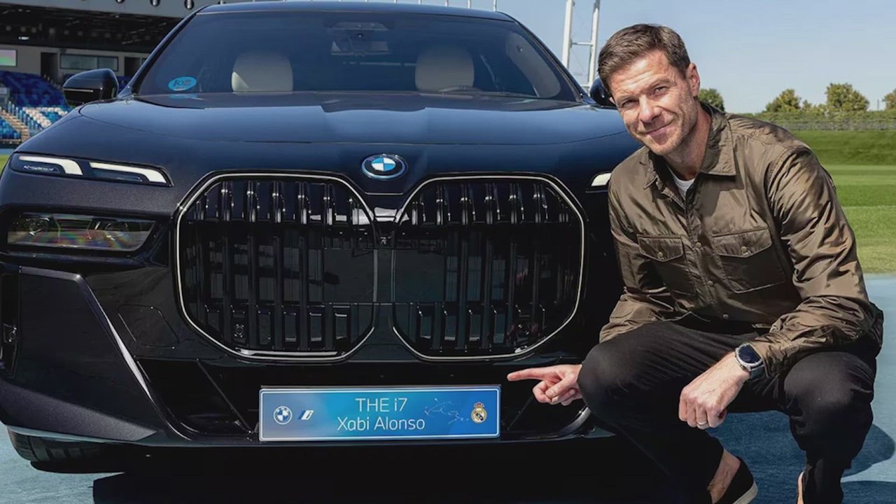 BMW entrega coches a jugadores del RM