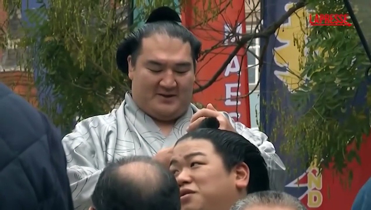 Londra, I lottatori di sumo giapponesi portano 1.500 anni di tradizione alla Royal Albert Hall