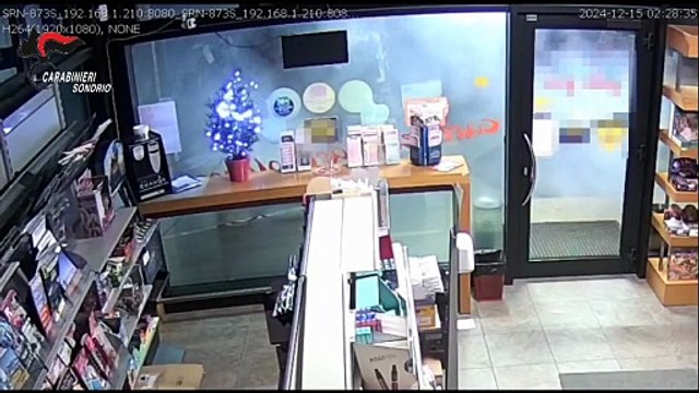 Assalti con l'esplosivo ai bancomat in Lombardia, sei arresti