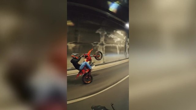 Trentino, impennate e guida spericolata con le moto: il video diventa virale ma vengono fermati dai vigili