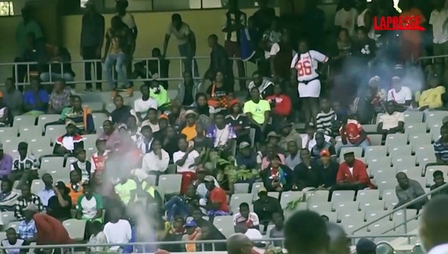 Kenya, polizia spara sulla folla allo stadio di Nairobi