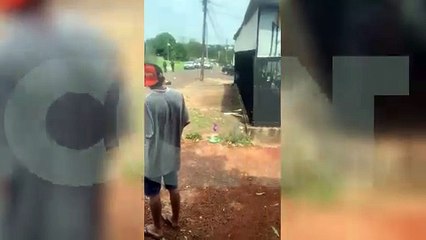 Familiares queimam pneus e colchões em protesto contra mortes na Rua Ásia