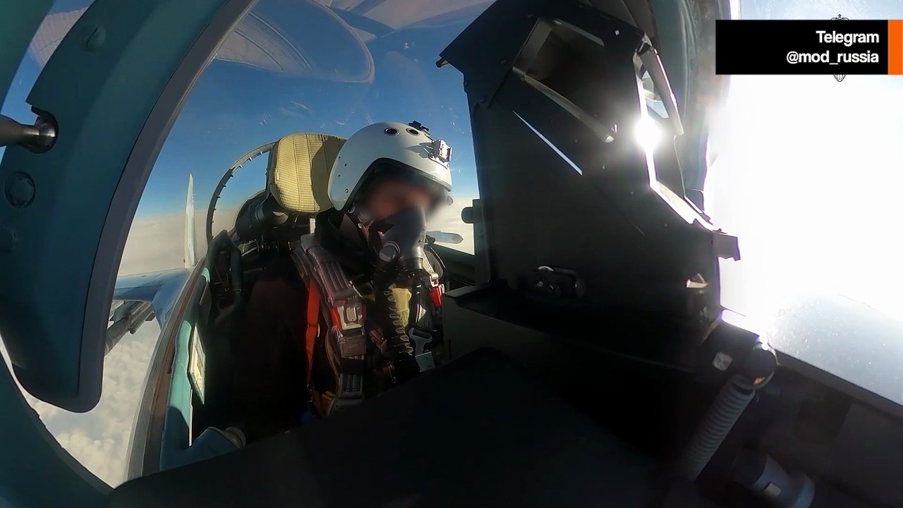 Video: Su-35S-Kampfjet führt Nachtpatrouille zur Unterstützung der russischen Invasionstruppen durch