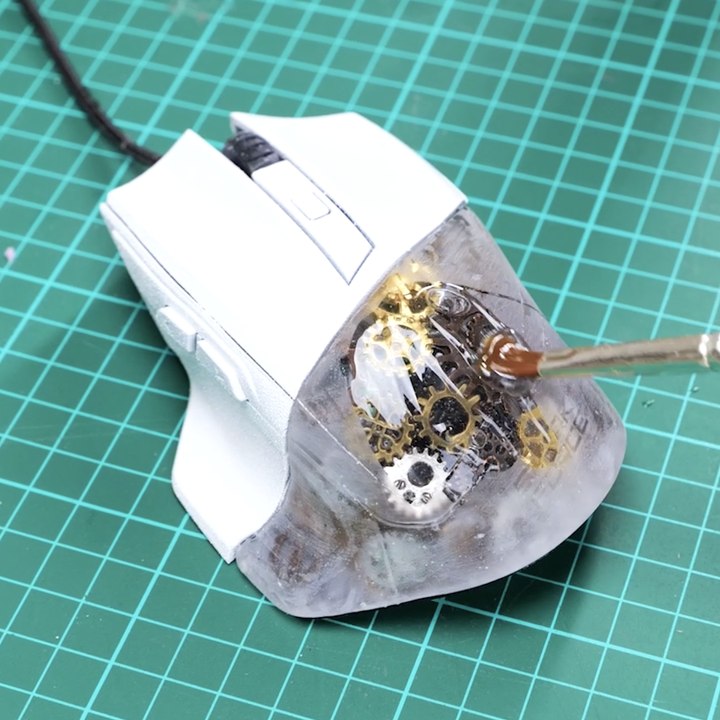Transformez n'importe quelle vieille souris avec un design en époxy !