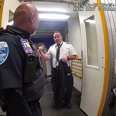 Southwest Pilot Taken Off Plane Right Before Takeoff By Police!!