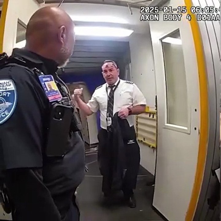 Southwest Pilot Taken Off Plane Right Before Takeoff By Police!!