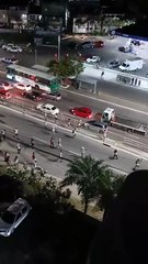 Integrantes da TUI fazem "arruaça" na rua a caminho do Barradão