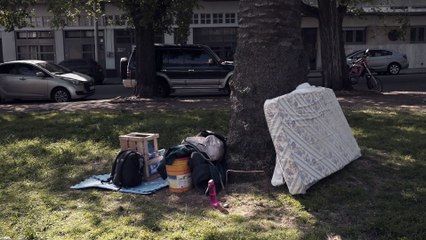 El amor duerme en la calle - Tráiler Oficial