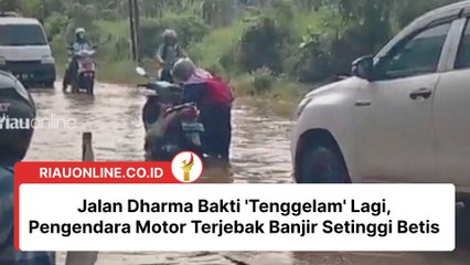 Jalan Dharma Bakti 'Tenggelam' Lagi, Pengendara Motor Terjebak Banjir Setinggi Betis