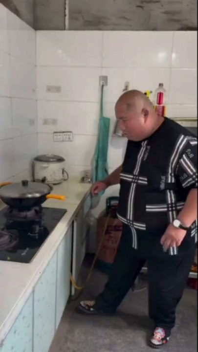 Food robber🤣🤣🤣