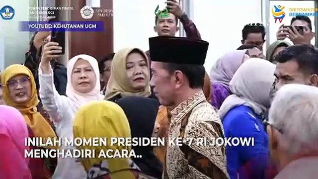 Momen Jokowi Hadiri Dies Natalies ke-62 Fakultas Kehutanan UGM, Pose Salam Lestari!