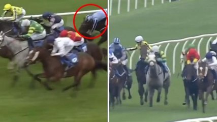 Un rivale sta per cadere, lui rinuncia alla vittoria per salvarlo: il gesto del fantino è virale