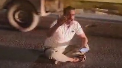 हापुड़: बीच सड़क पर सिपाही का हंगामा