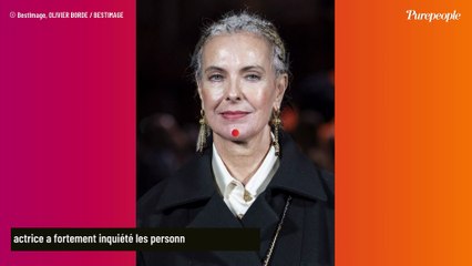 "Elle se remet, mais..." : Après avoir perdu le contrôle de son corps, Carole Bouquet fait son retour sur scène