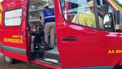 Ao desviar de semáforo caído, carro atinge motociclista no Centro