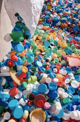 13 tonnes de bouchons en plastique récoltés pour aider face au handicap