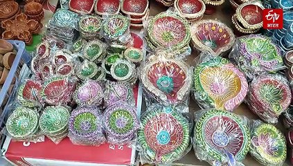 दीपावली से पहले मायूस दिखे दिल्ली के कुम्हार; कहा- मंडी में दीयों की मांग, फिर भी सहना पड़ रहा घाटा