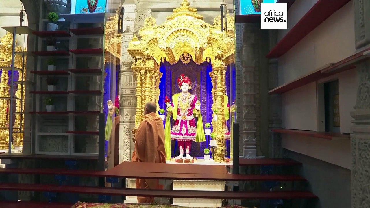 Devotees prepare to celebrate Diwali