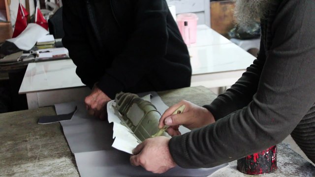 11 Sol kapı söför kapısının döşemesi nasıl değişir? Kumaş Kesim Yapıştırma Yakarak Delik Açma