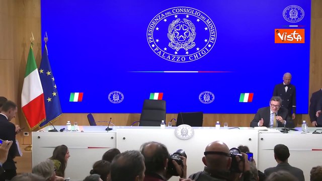 Giorgetti a cronisti: Scusate non sono in formissima, sono appena atterrato da Washington