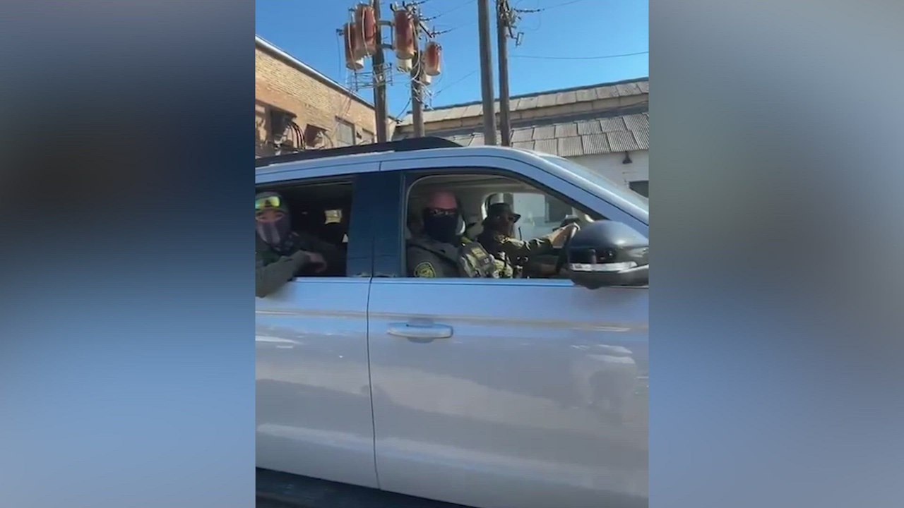 Resident Calls ICE Agents “Nazi Skinheads” in H...