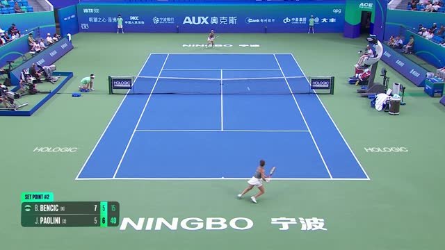 Ningbo - Paolini renverse Bencic et se hisse en demi-finale