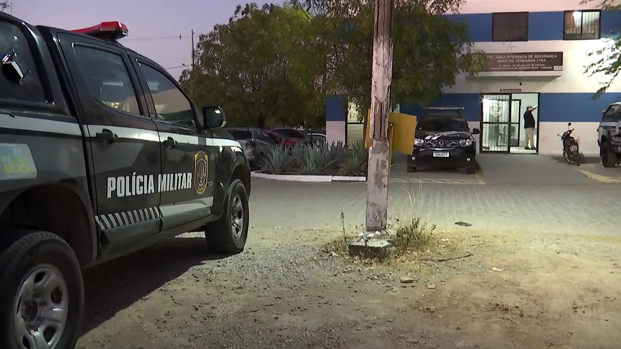 Homem de 57 Anos Detido por Tráfico de Drogas em Carvaro: Polícia Apreende 50g de Cocaína e 90g de Maconha