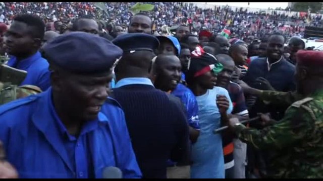 Kenya, caos ai funerali del leader dell'opposizione Raila Odinga