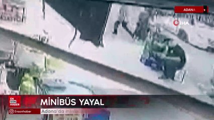 Adana’da minibüs kaldırıma çıkıp yayalara çarptı