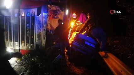 Kastamonu’da tır otomobilin üzerine yan yattı: 2 yaralı