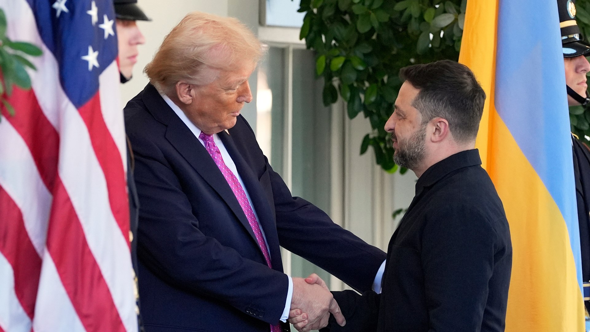 Zelenski pide a Trump misiles Tomahawk a cambio de drones en la Casa Blanca