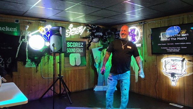 ALICE COOPER - HE'S BACK (THE MAN BEHIND THE MASK) PERFORMED LIVE AT SCOREZ