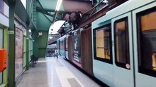 O Trem Suspenso de Wuppertal 🚝 _ A Incrível Ferrovia Aérea da Alemanha!