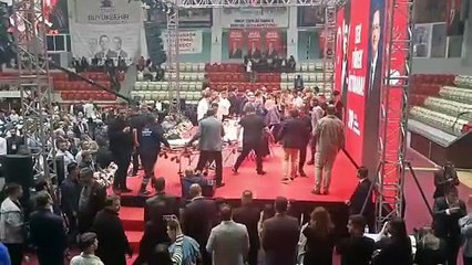 CHP İzmir İl Başkan adayı Çağatay Güç kongrede fenalaştı