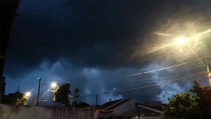 Temporal causa estragos e falta de luz em Apucarana e região