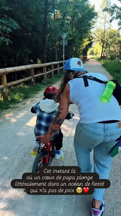 Le fils de Julien Doré apprend à faire du vélo tout seul, un moment précieux !