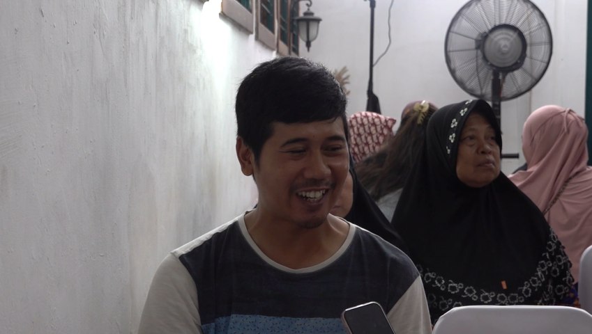 Dapat BLT Rp900 Ribu, Sopir Ojol Ini Bisa Belikan Sepatu Ulang Tahun untuk Anak