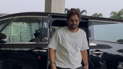 एयरपोर्ट पर कैजुअल अंदाज में दिखे Allu Arjun
