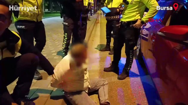 Alkollü sürücü, 'Amcam MİT'te' deyip polislere direndi