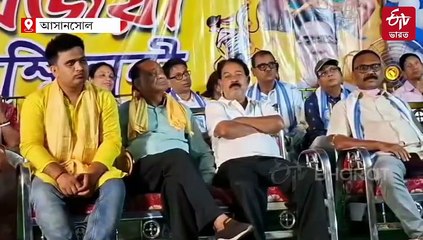 বিজয়া সম্মিলনীর মঞ্চে মমতার 'দিব্যি', তৃণমূল নেতাদের 'তোলাবাজ' বলে বিতর্কে নরেন